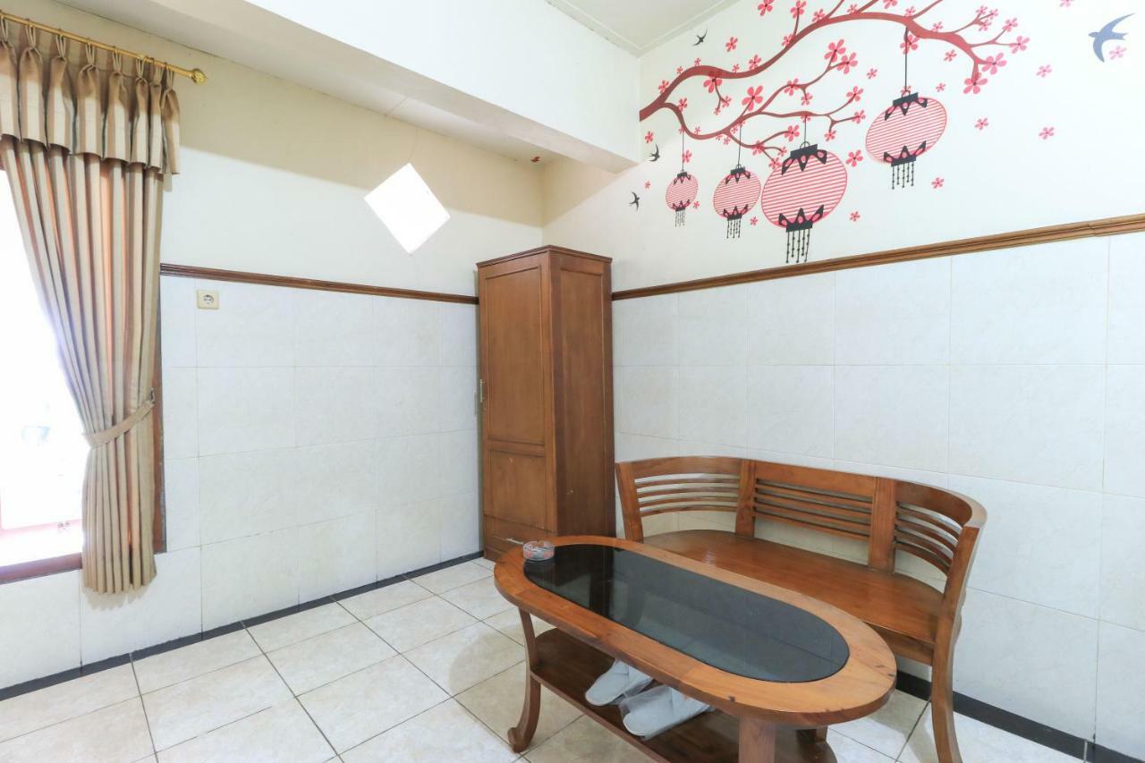 Naga Mas Hotel Mojokerto Exterior foto